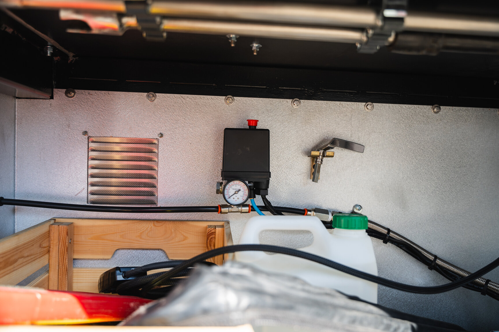 Image of 1948 Chevrolet COE Loadmaster mechanics