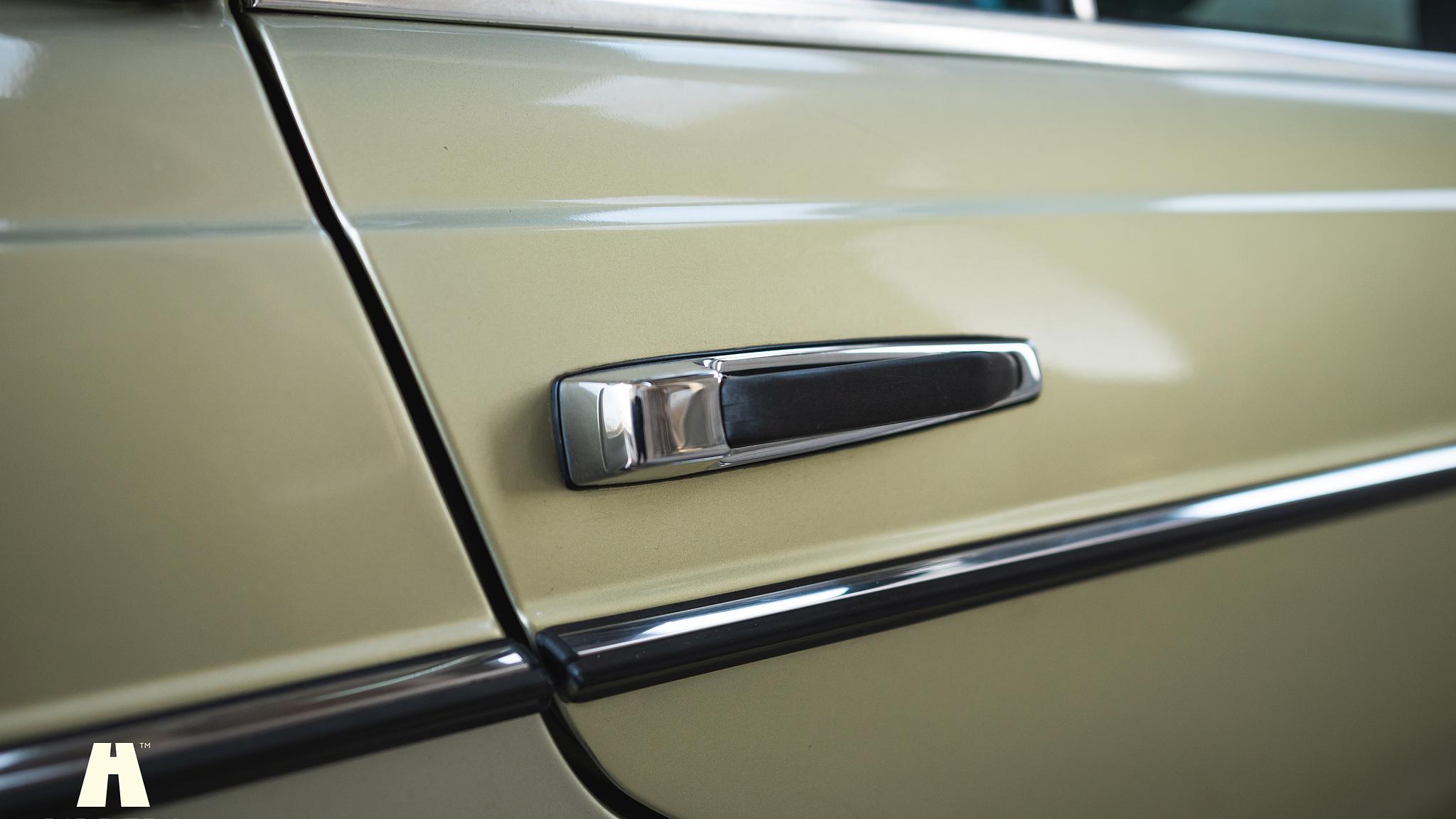 Exterior image of 1985 Mercedes-Benz 200 Series 3  (53)