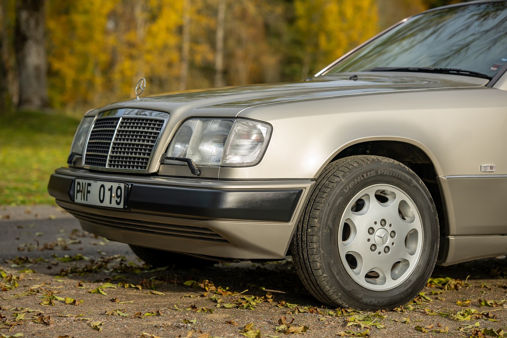 Exteriörbild på 1992 Mercedes-Benz 300 CE-24