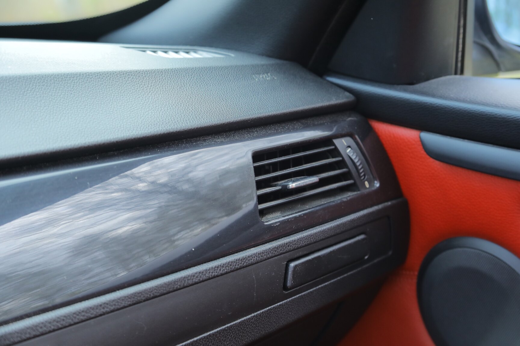 Interior image of 2008 BMW 325D Cabriolet (26)