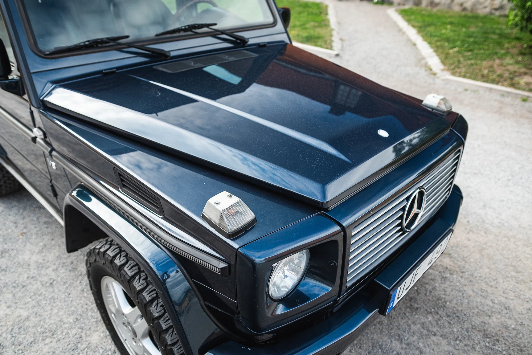 Exteriörbild på 2002 Mercedes-Benz G400  (8)
