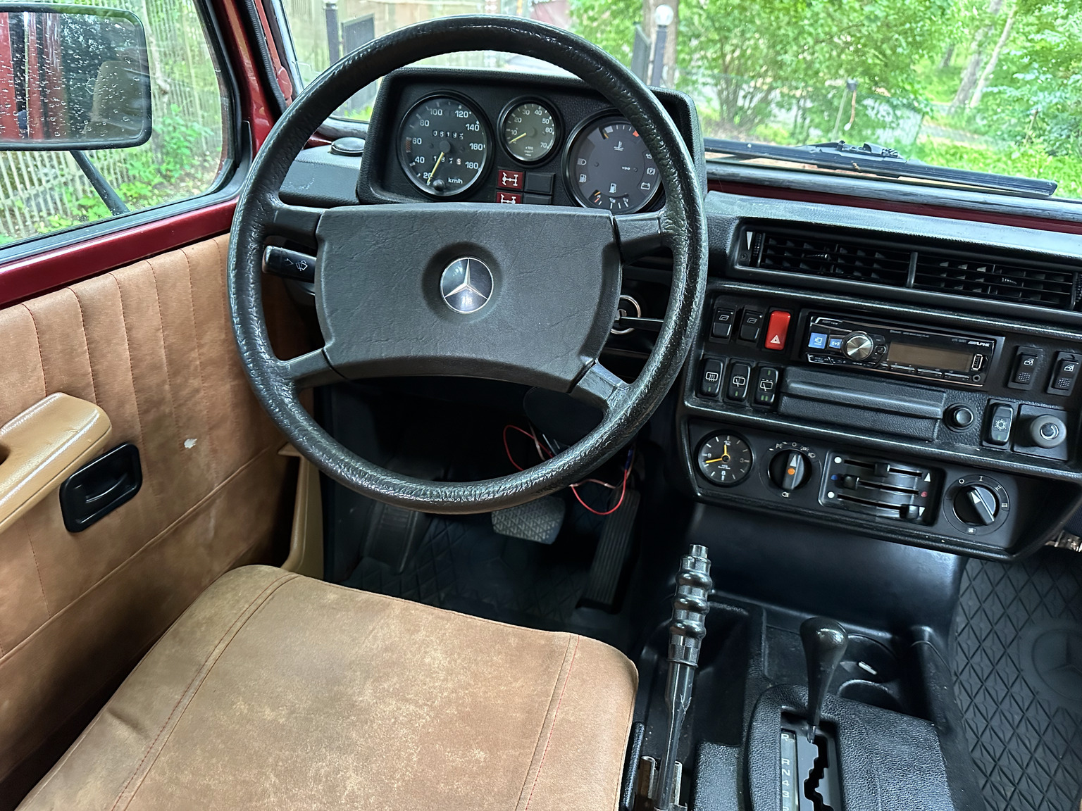 Innenraumfoto von 1986 Mercedes 280 GE (12)