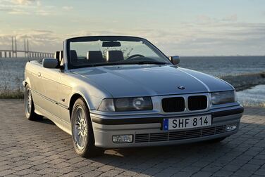 Exterior image of 1993 BMW 325 I CABRIO 