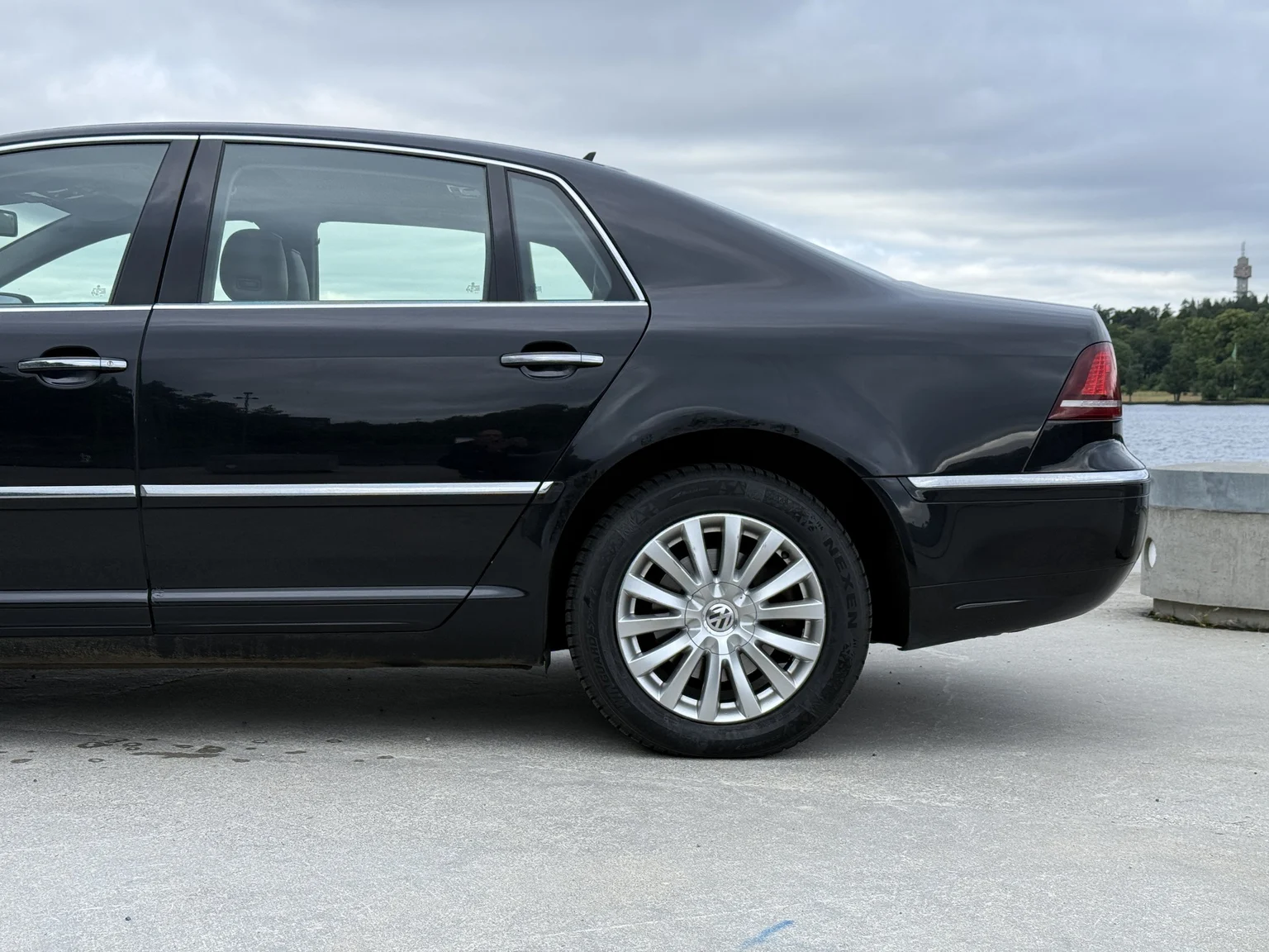 Aussenfoto 2013 Volkswagen Phaeton 3.0 TDI (6)
