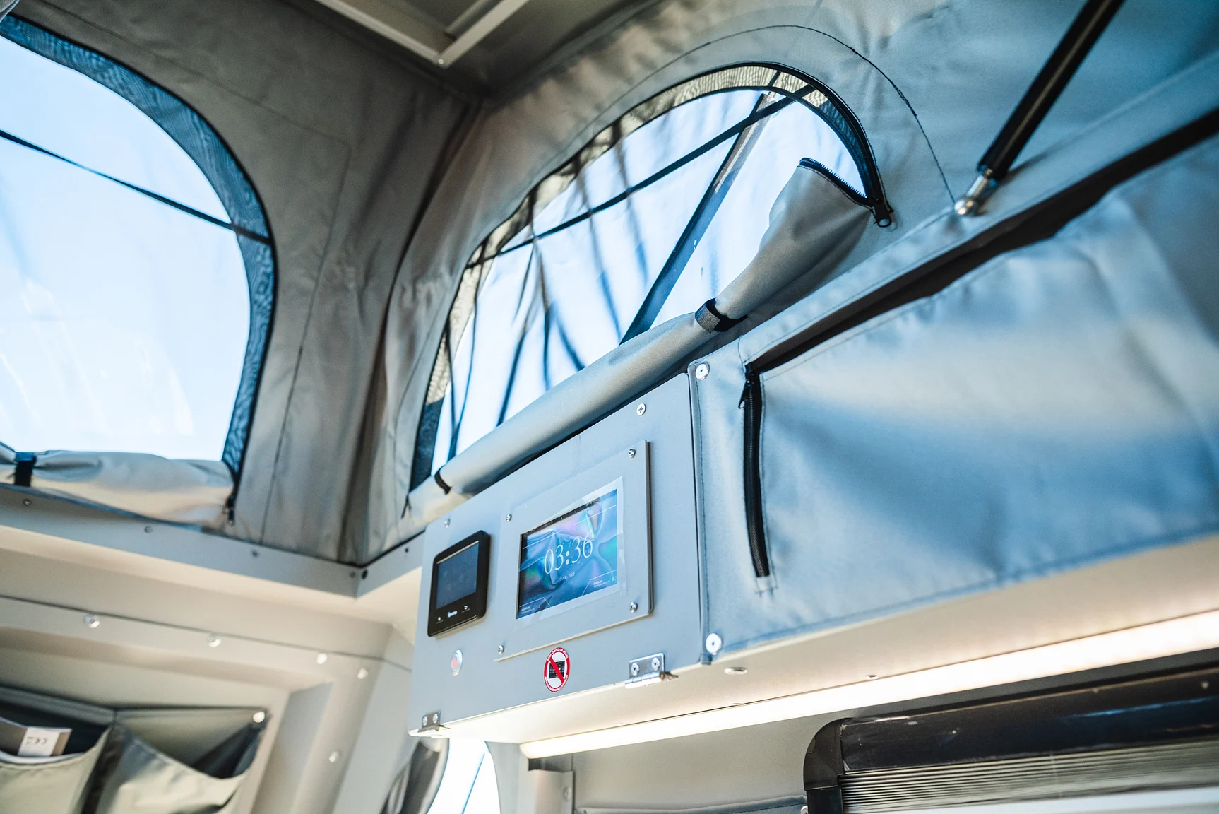 Interior image of 2025 Northea Trailer Expedition Crawler 458i Offgrid-Camper (28)