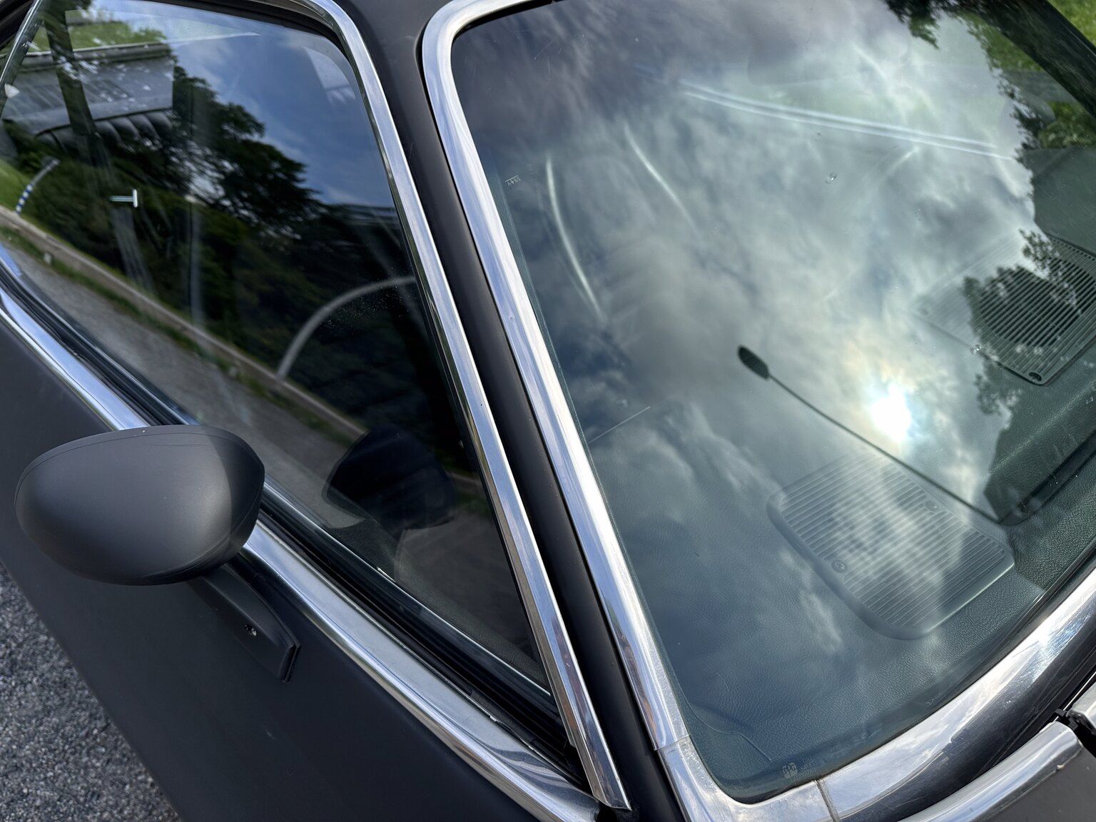 Exterior image of 1971 Dodge Challenger 440 (18)