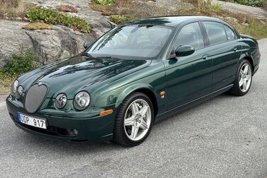 Exterior image of 2003 Jaguar S-Type R