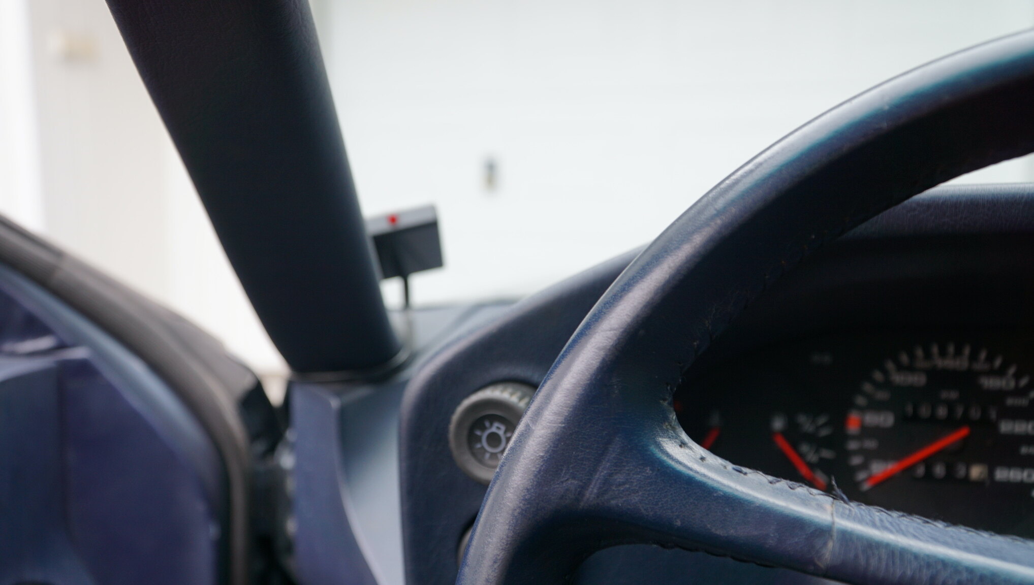 Interior image of 1983 Porsche 928S (24)