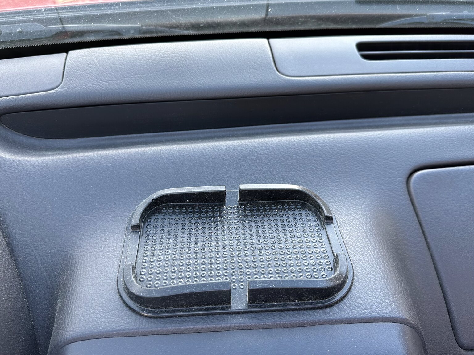 Innenraumfoto von 1995 Chrysler LeBaron