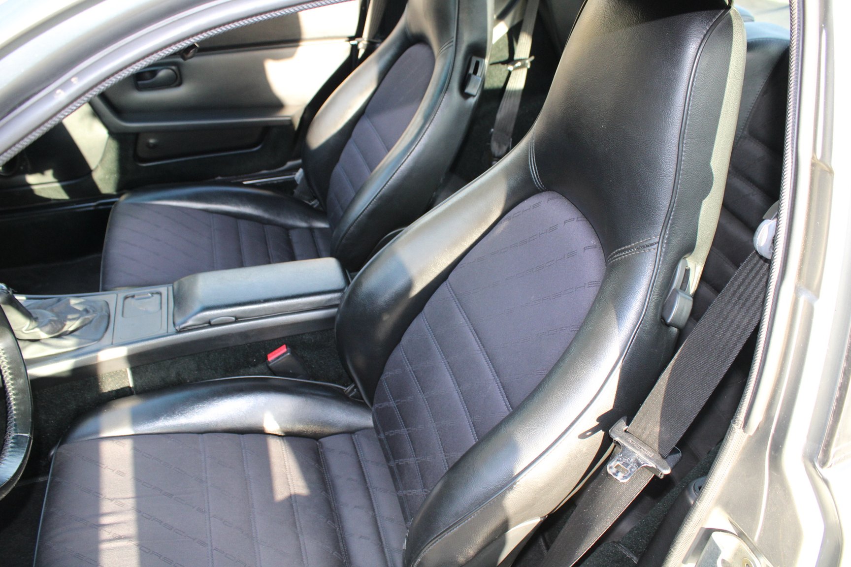 Innenraumfoto von 1991 PORSCHE 944 S2