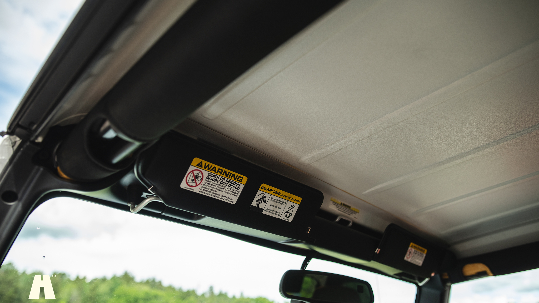 Innenraumfoto von 2006 Jeep Wrangler 4.0L Sahara 