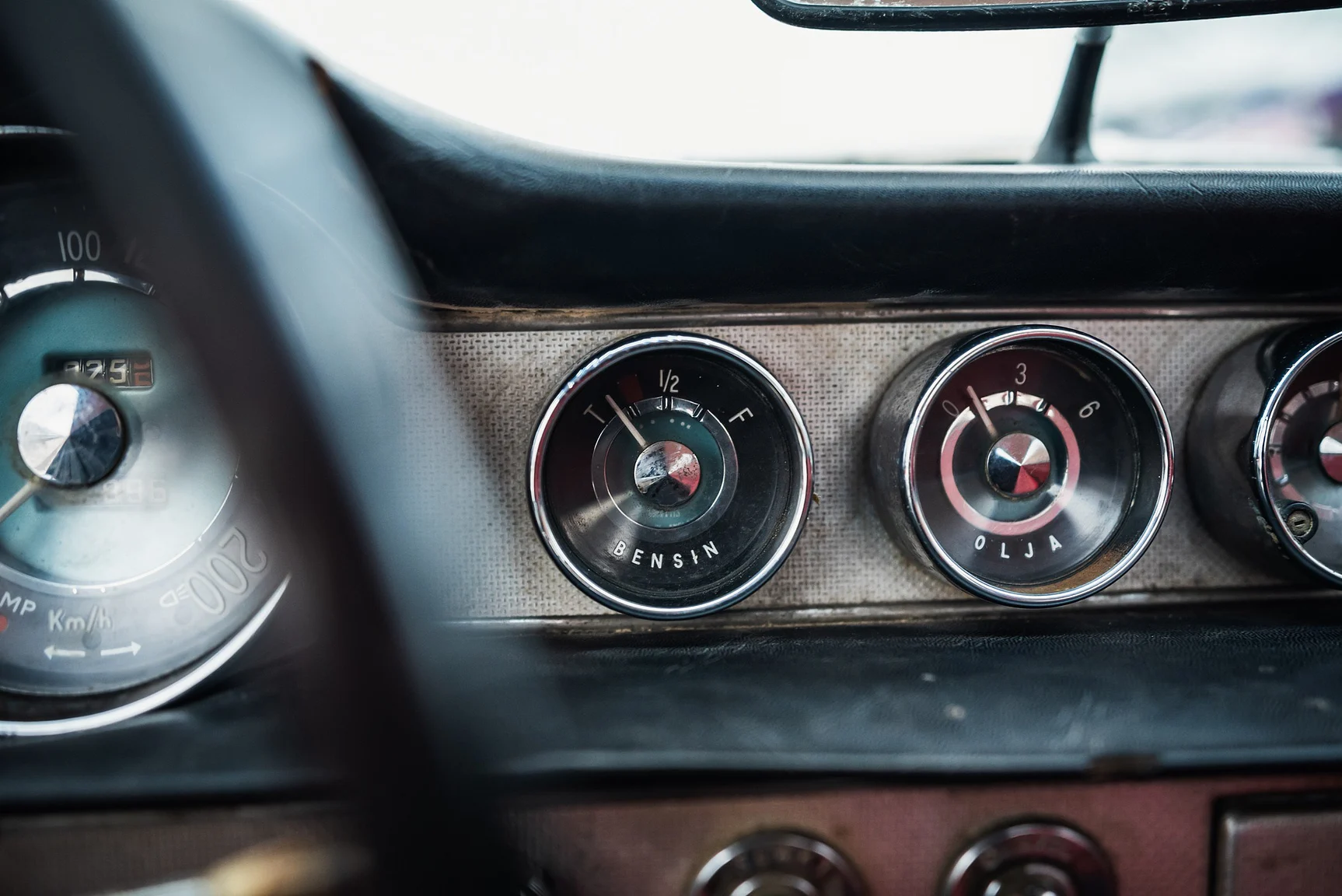 Interior image of 1964 Volvo P 1800S (26)