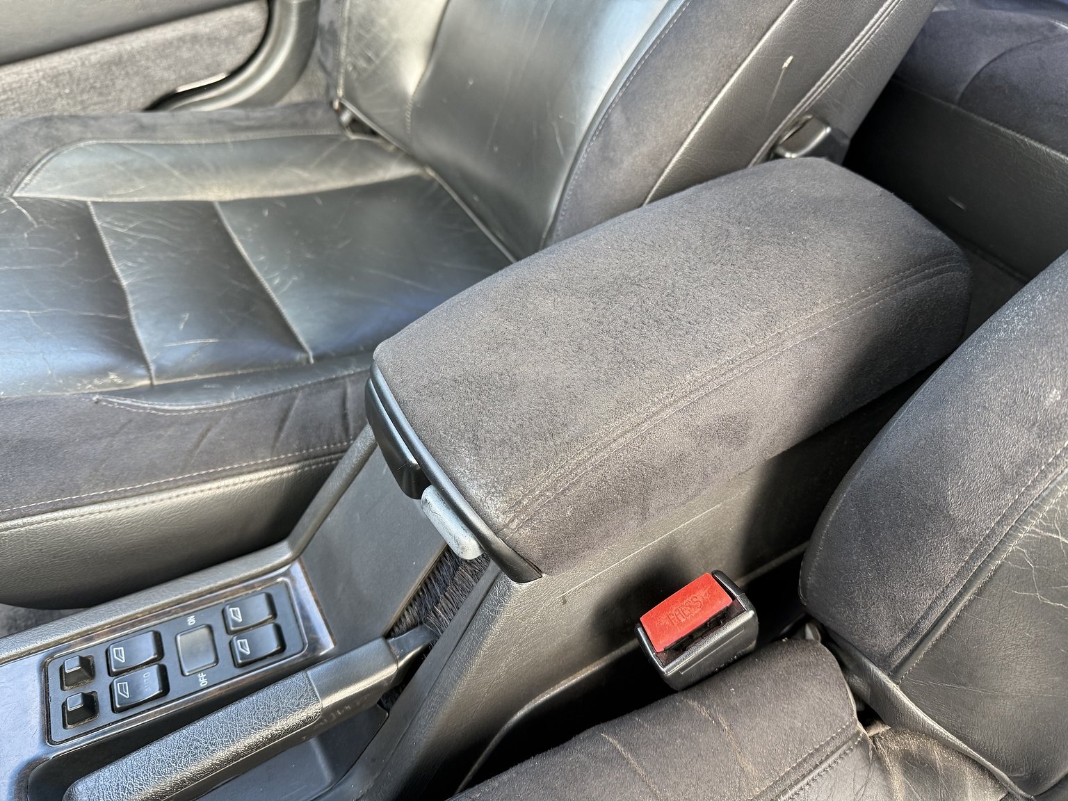 Interior image of 1995 VOLVO 855 T5R T-5R