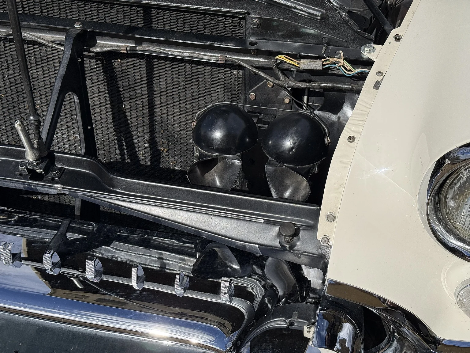 Image of 1955 Oldsmobile Super 88 mechanics (18)