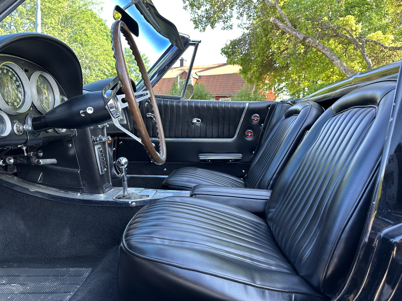 Innenraumfoto von 1964 Corvette C2 Stingray Cabriolet (2)