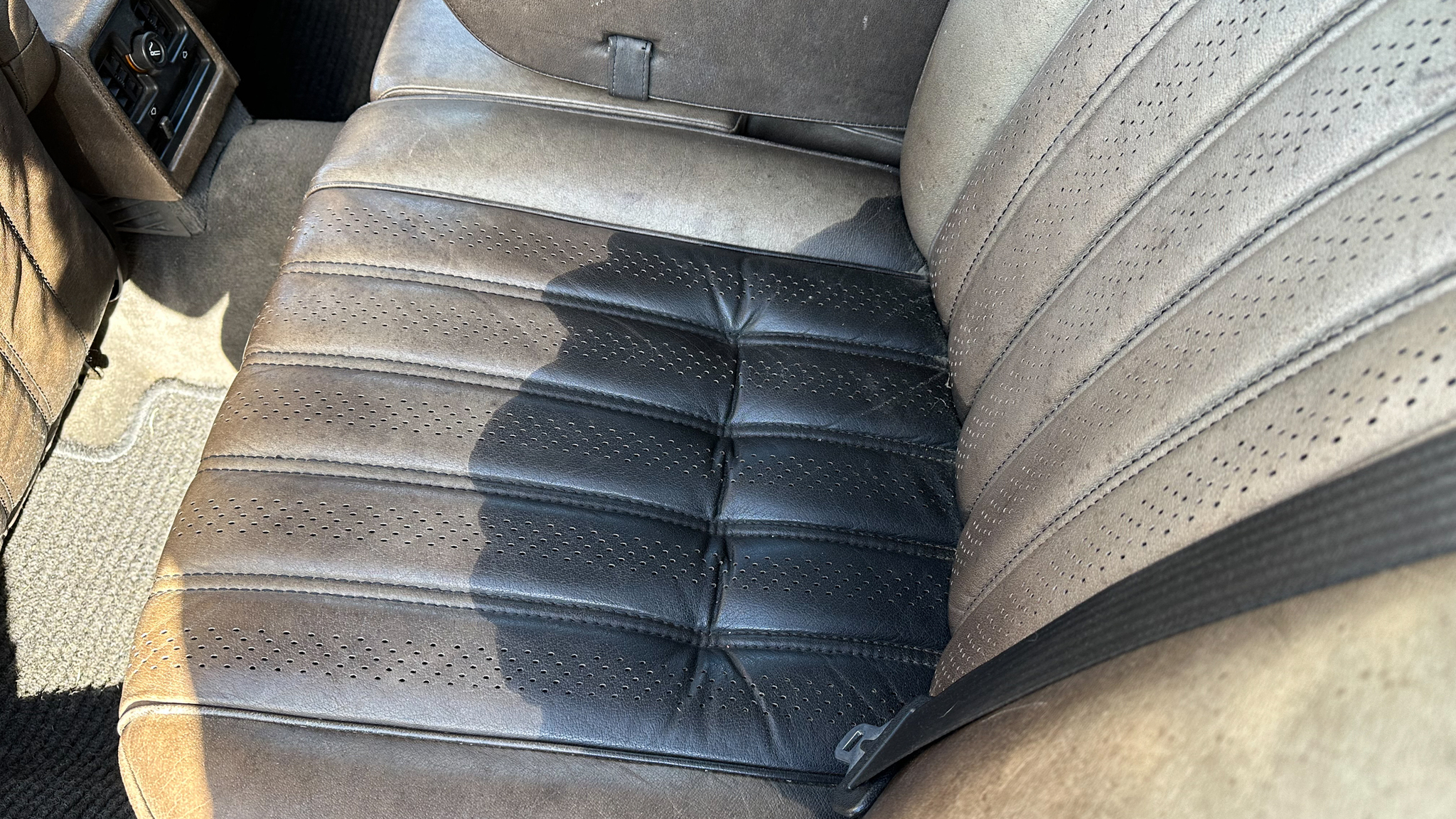 Interiörbild 1984 BMW 745i Executive Automat