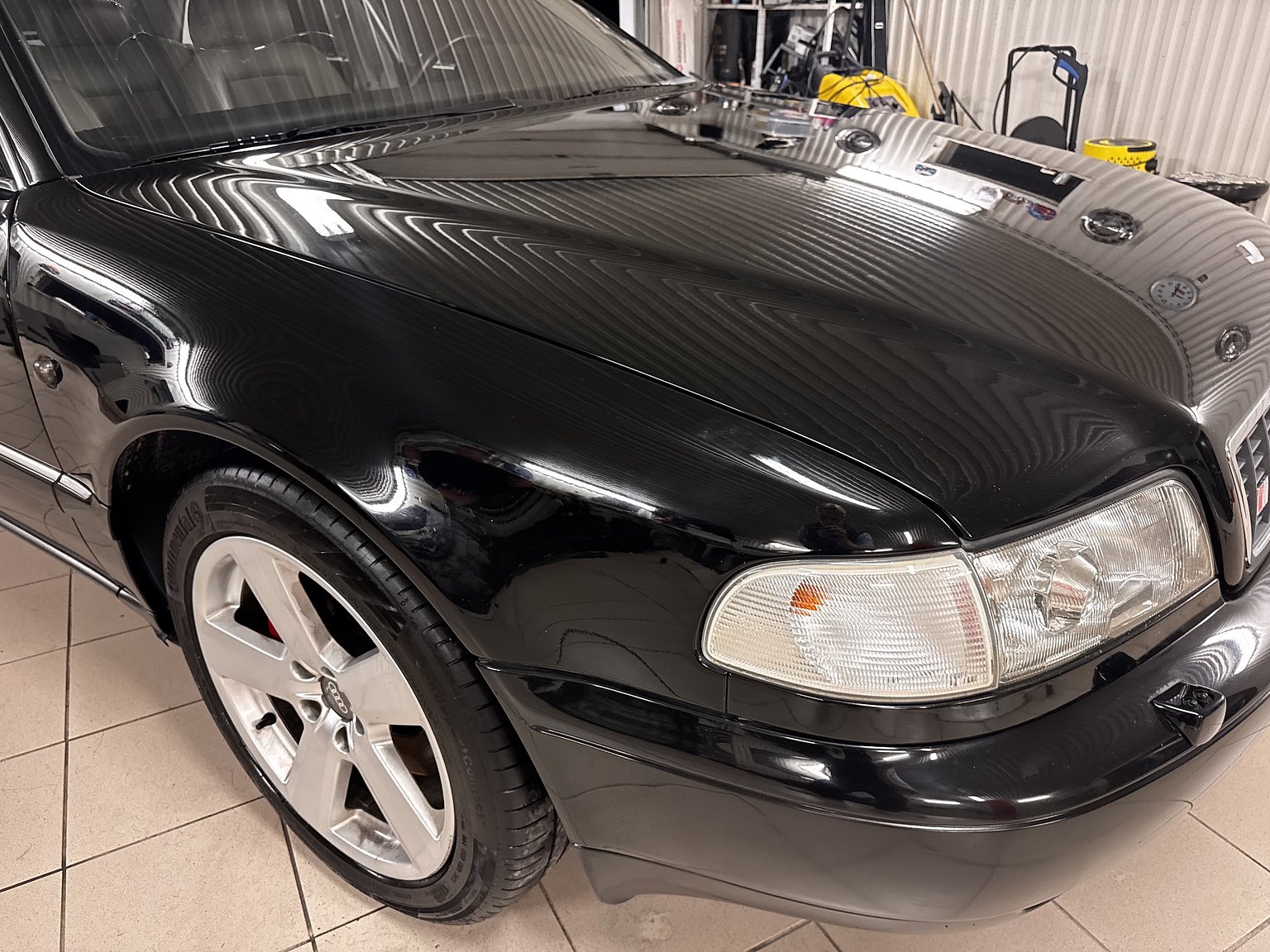 Exteriörbild på 1999 Audi S8 4.2 Quattro