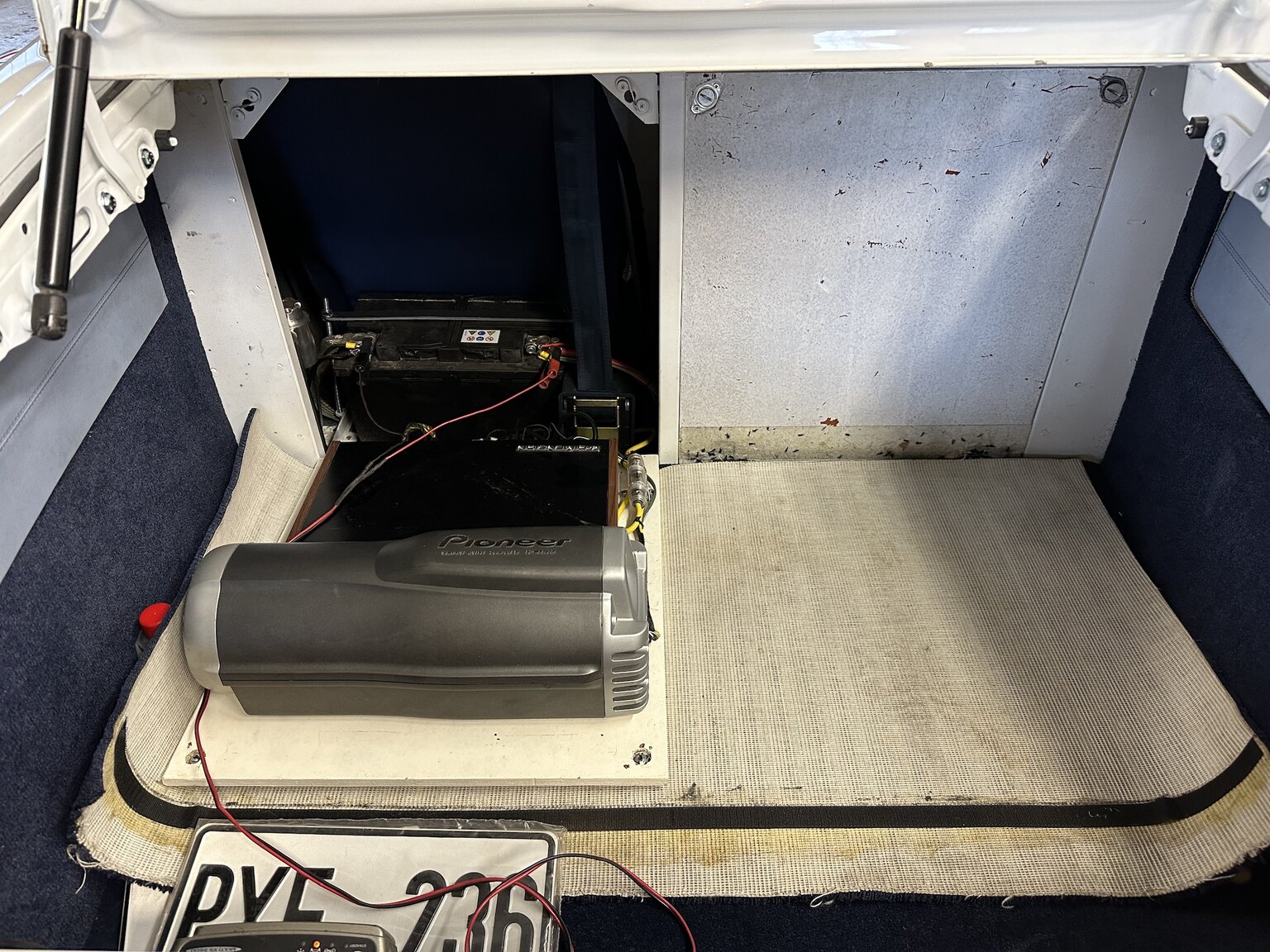 Interior image of 1932 Custom Ford Rod White Ice