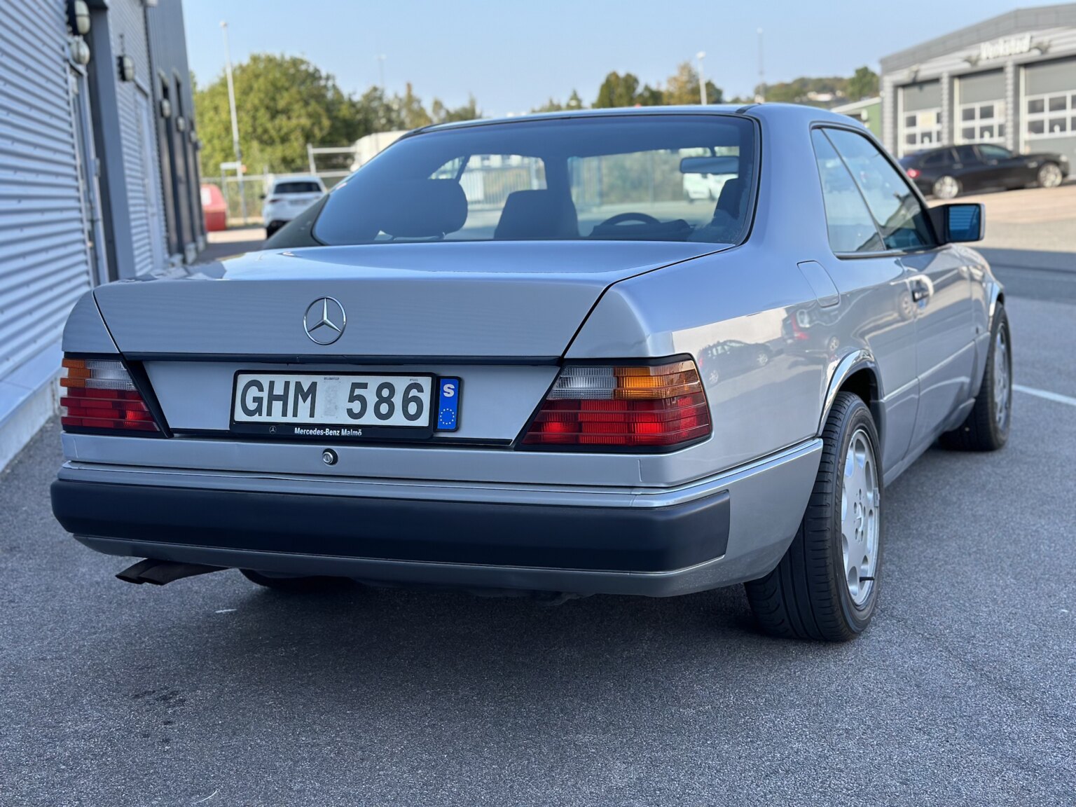 Exterior image of 1992 Mercedes-Benz 300 CE-24