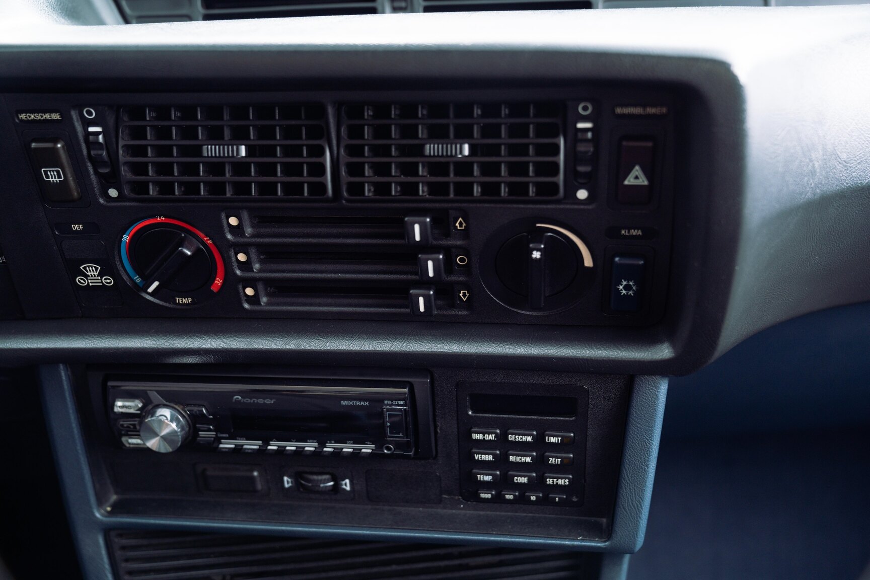 Innenraumfoto von 1986 BMW 635 CSi (14)