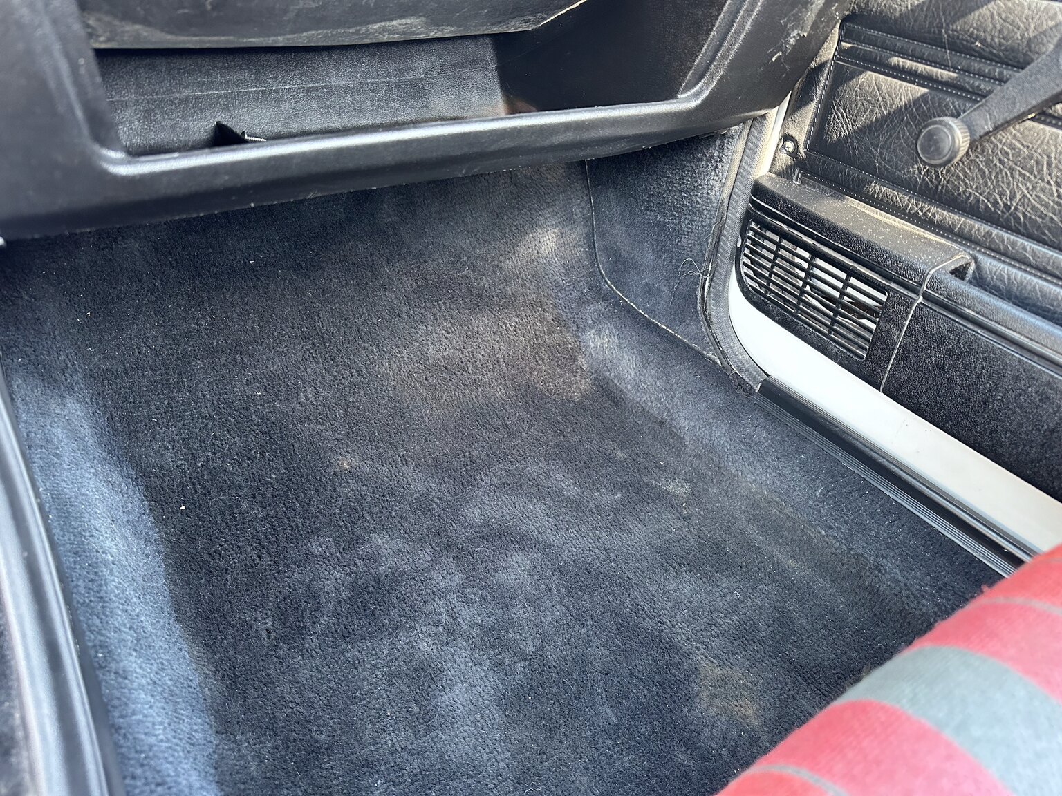 Innenraumfoto von 1983 Volkswagen Golf GTI