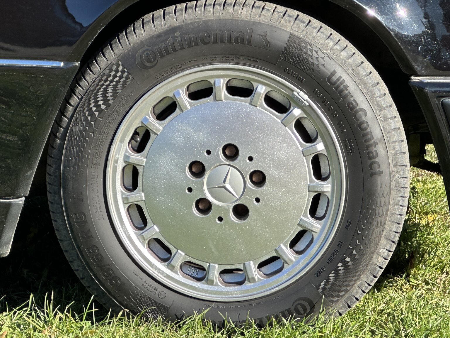 Aussenfoto 1990 Mercedes-Benz 300 CE 24V