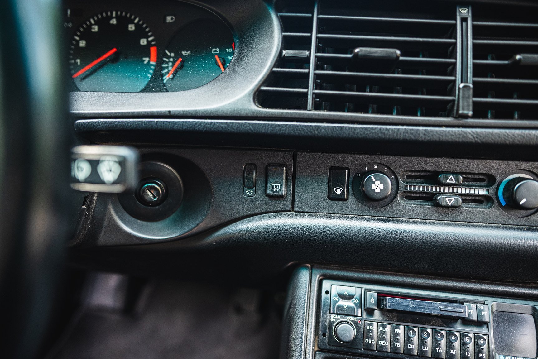 Interior image of 1988 Porsche 944