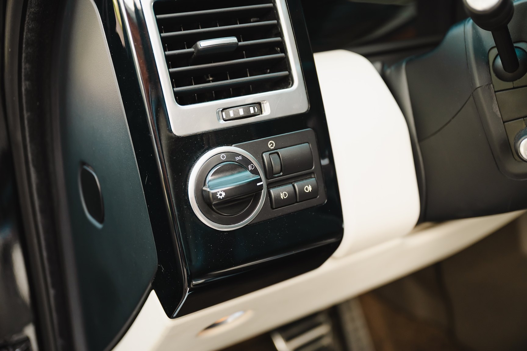 Interior image of 2012 Range Rover 4.4 TDV8 Westminster 