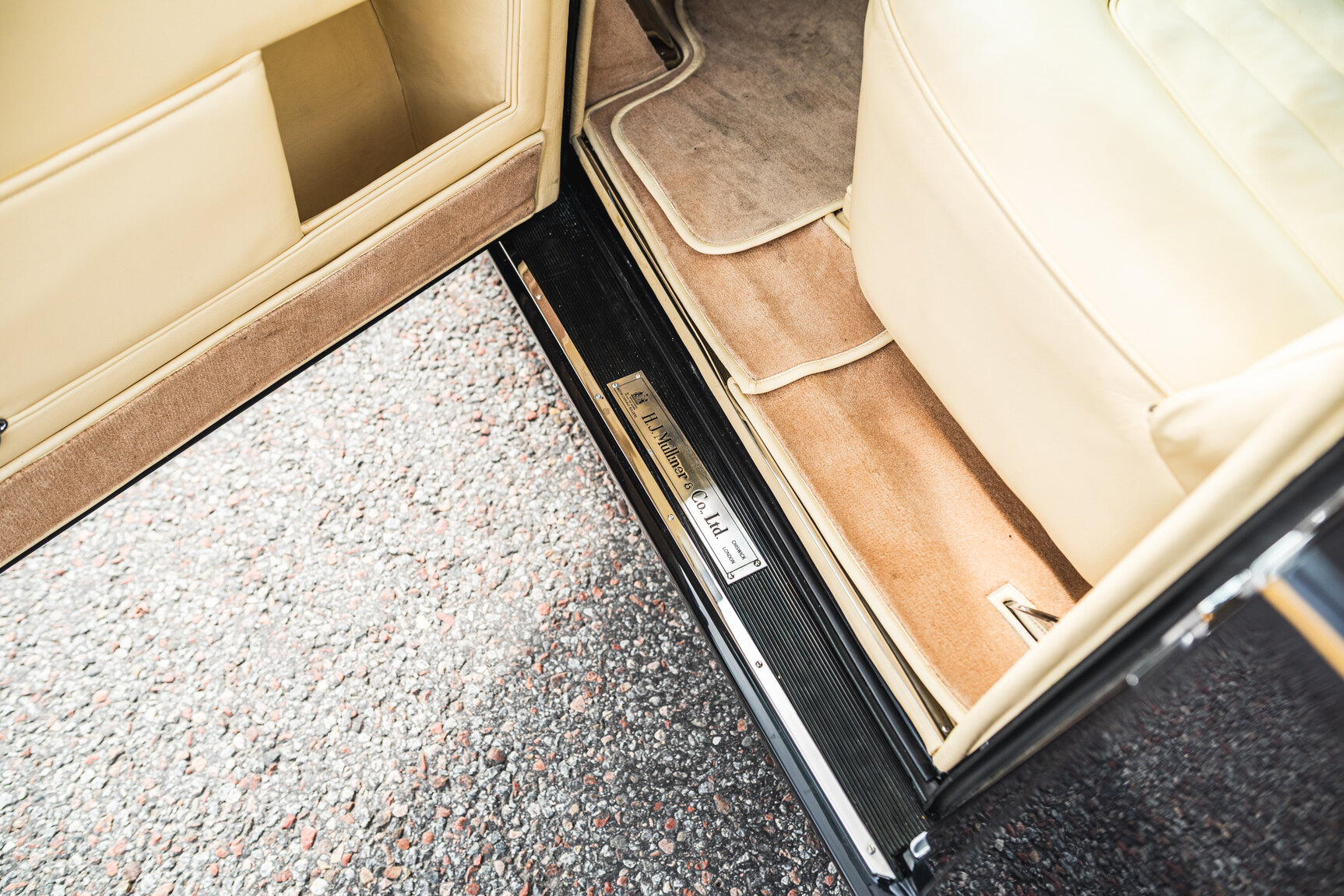 Interior image of 1960 Bentley S2 Continental 