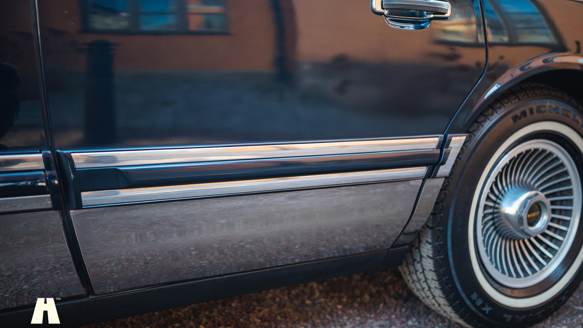 Exteriörbild på 1992 Lincoln Town Car Limousine 