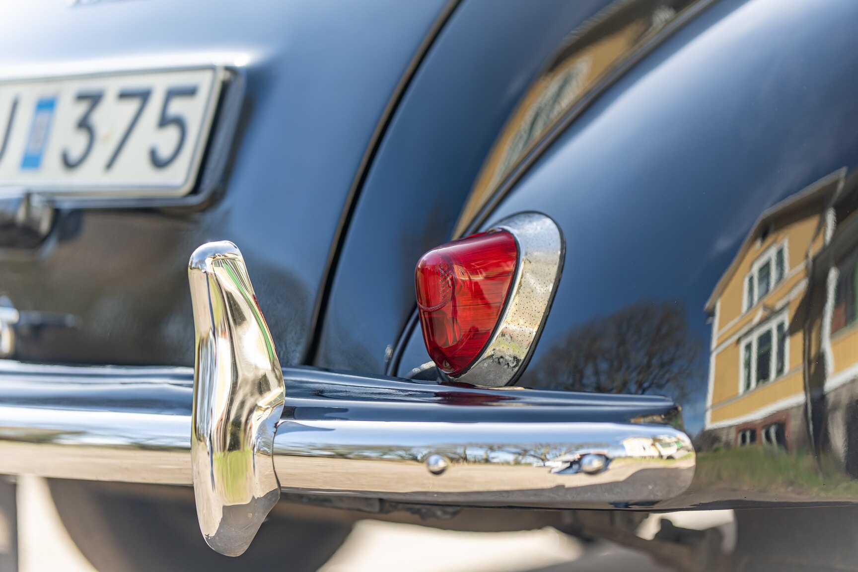 Exterior image of 1958 Morris Minor 1000 2-door (20)