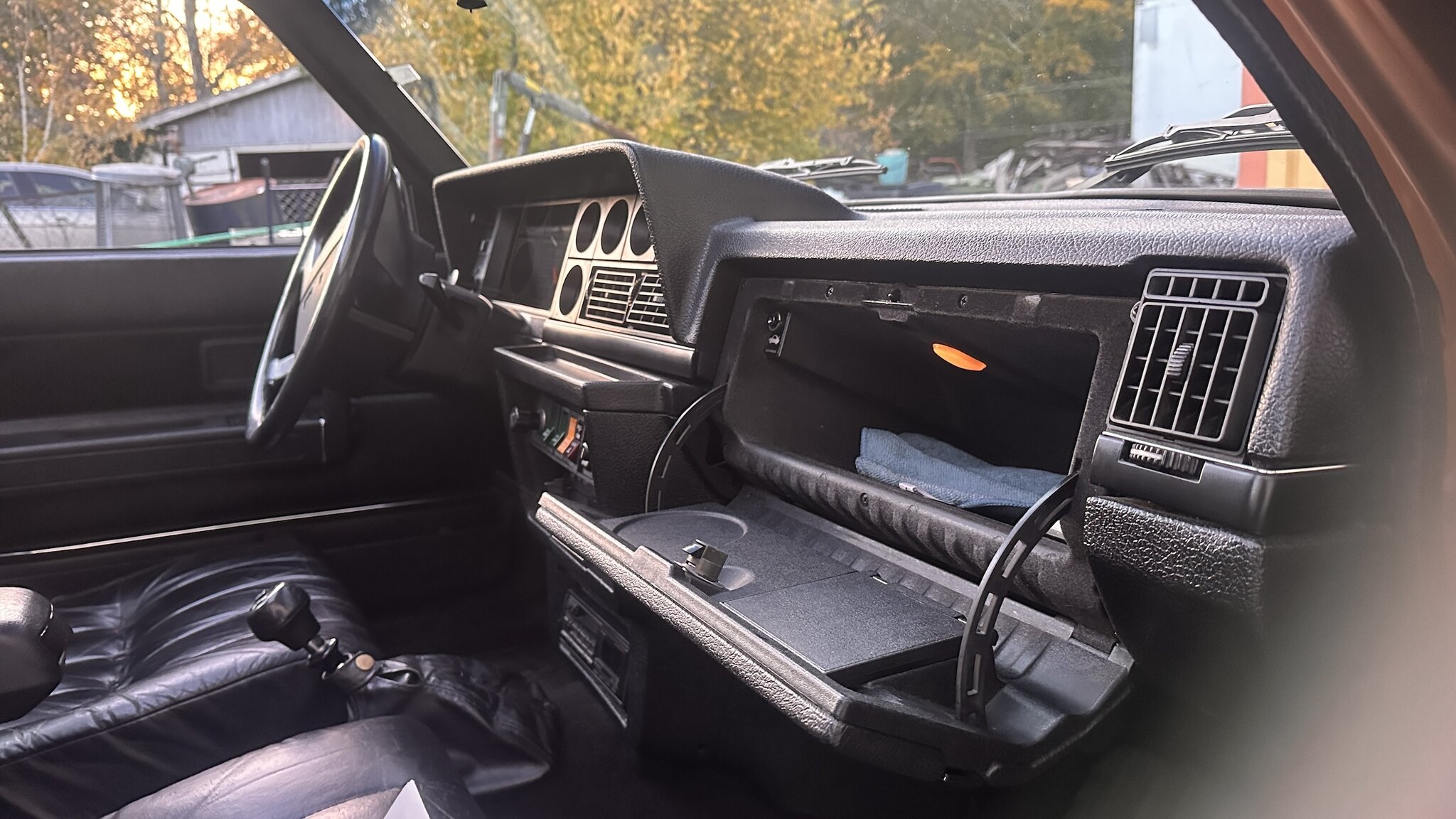 Interiörbild 1981 Volvo 244 GLE D6
