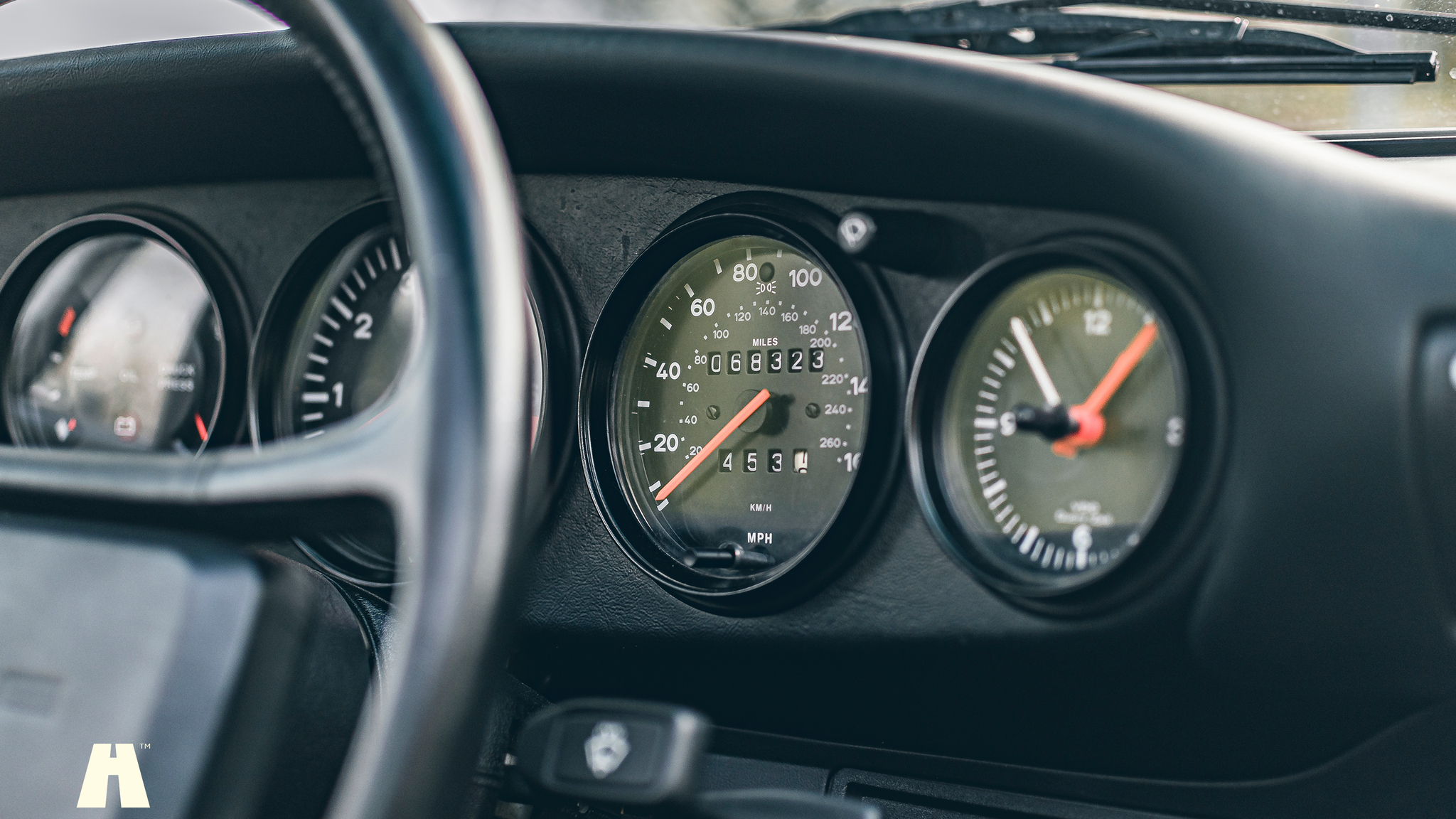 Innenraumfoto von 1989 Porsche 911 Carrera 3.2 Targa (41)