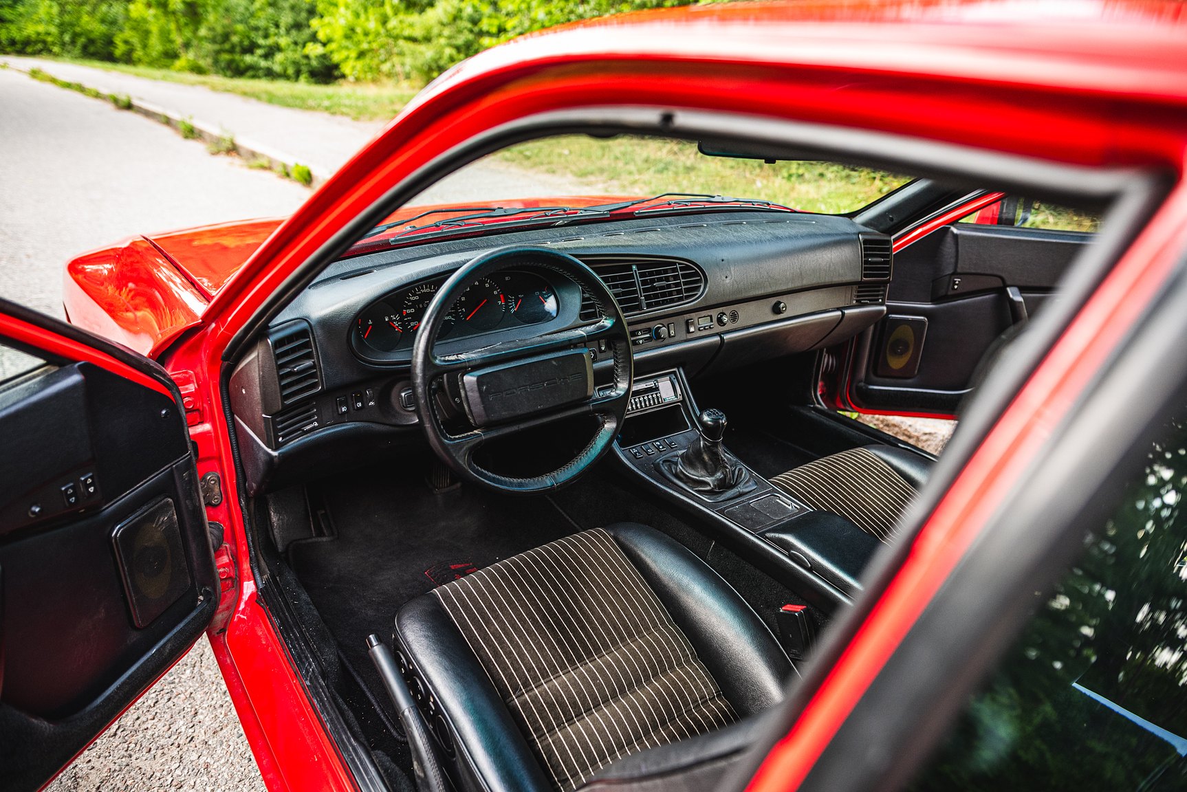 Interior image of 1988 Porsche 944
