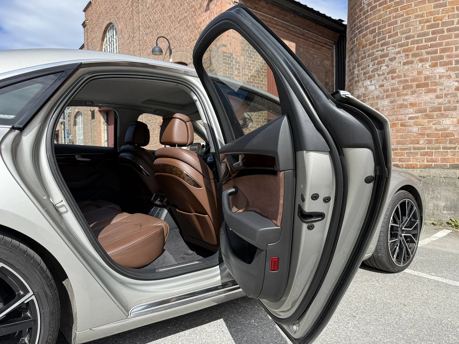 Innenraumfoto von 2014 Audi A8 4.0 TFSI (84)