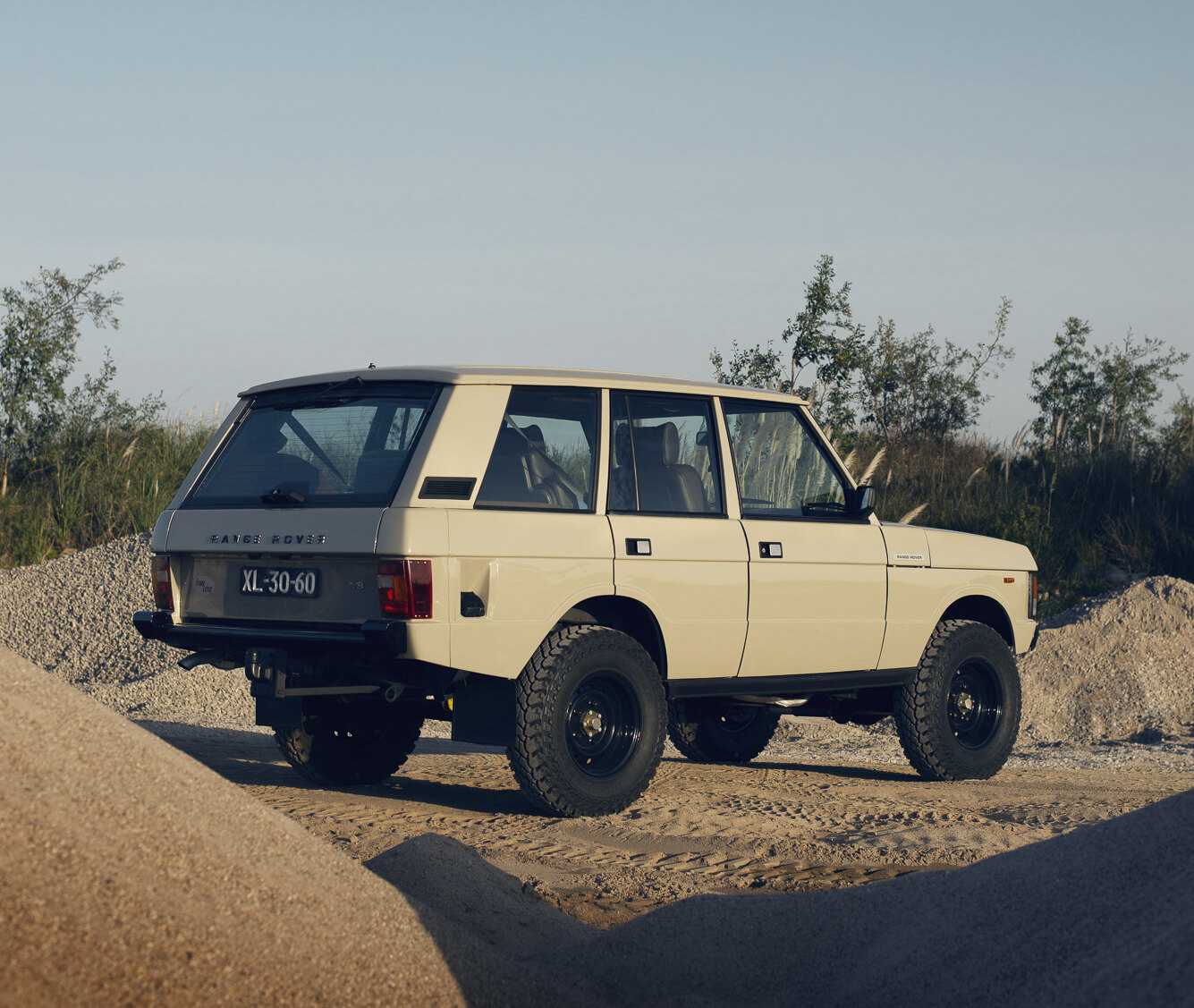 Exteriörbild på 1991 Range Rover Restomod