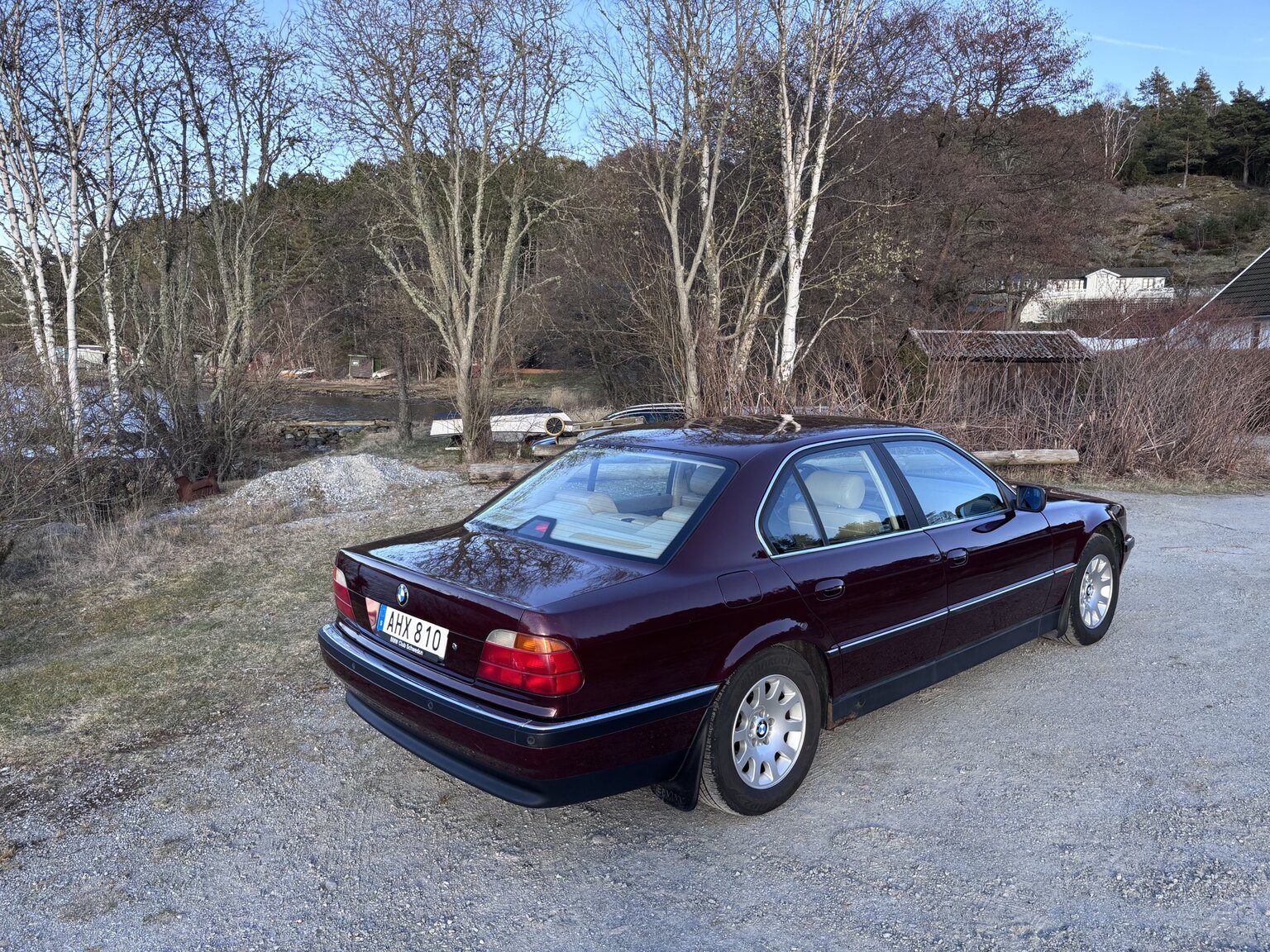 Exterior image of 1996 BMW 728iA