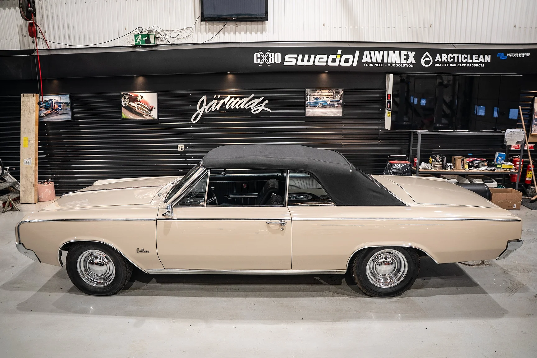 Exterior image of 1964 Oldsmobile Cutlass Convertible (8)