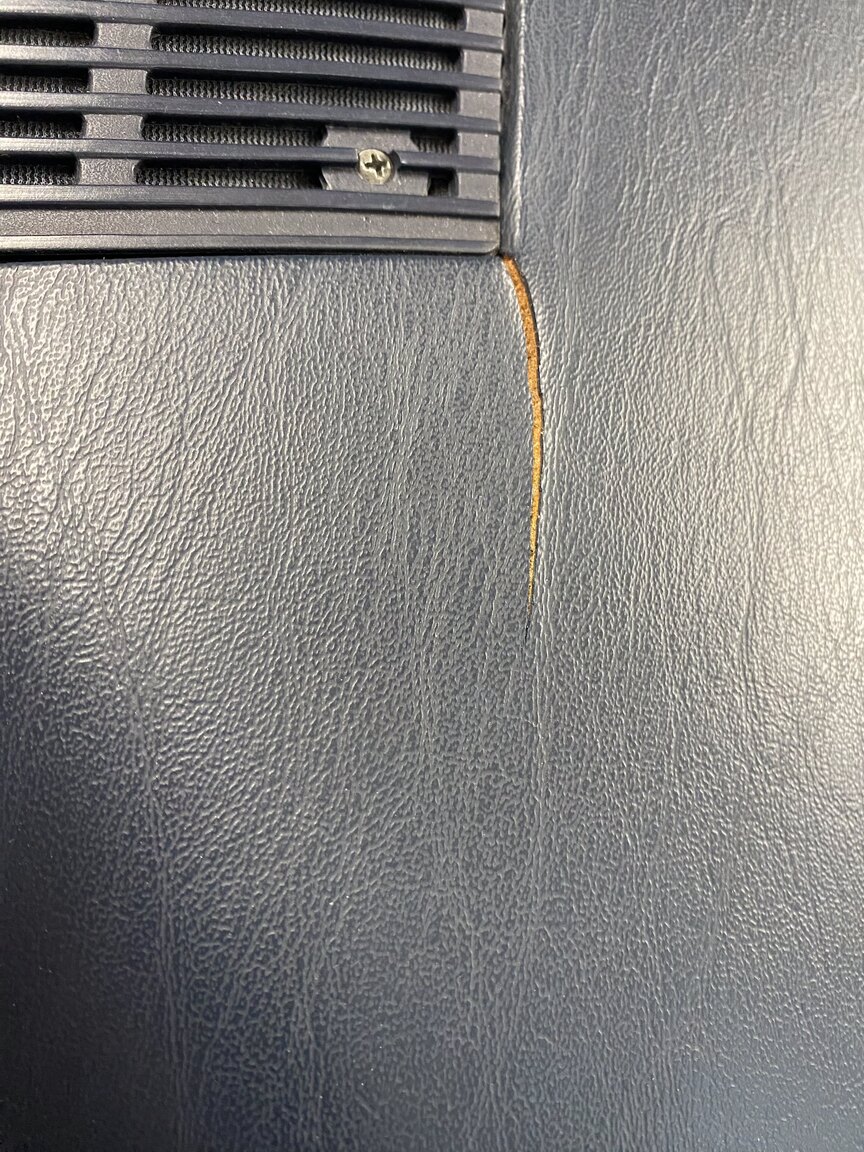 Interior image of 1988 Mercedes-Benz 300 SE (30)