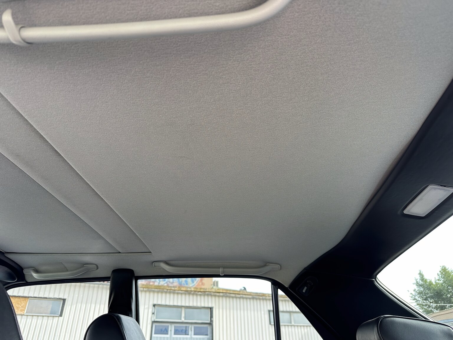 Innenraumfoto von 1987 Mercedes 300 SE