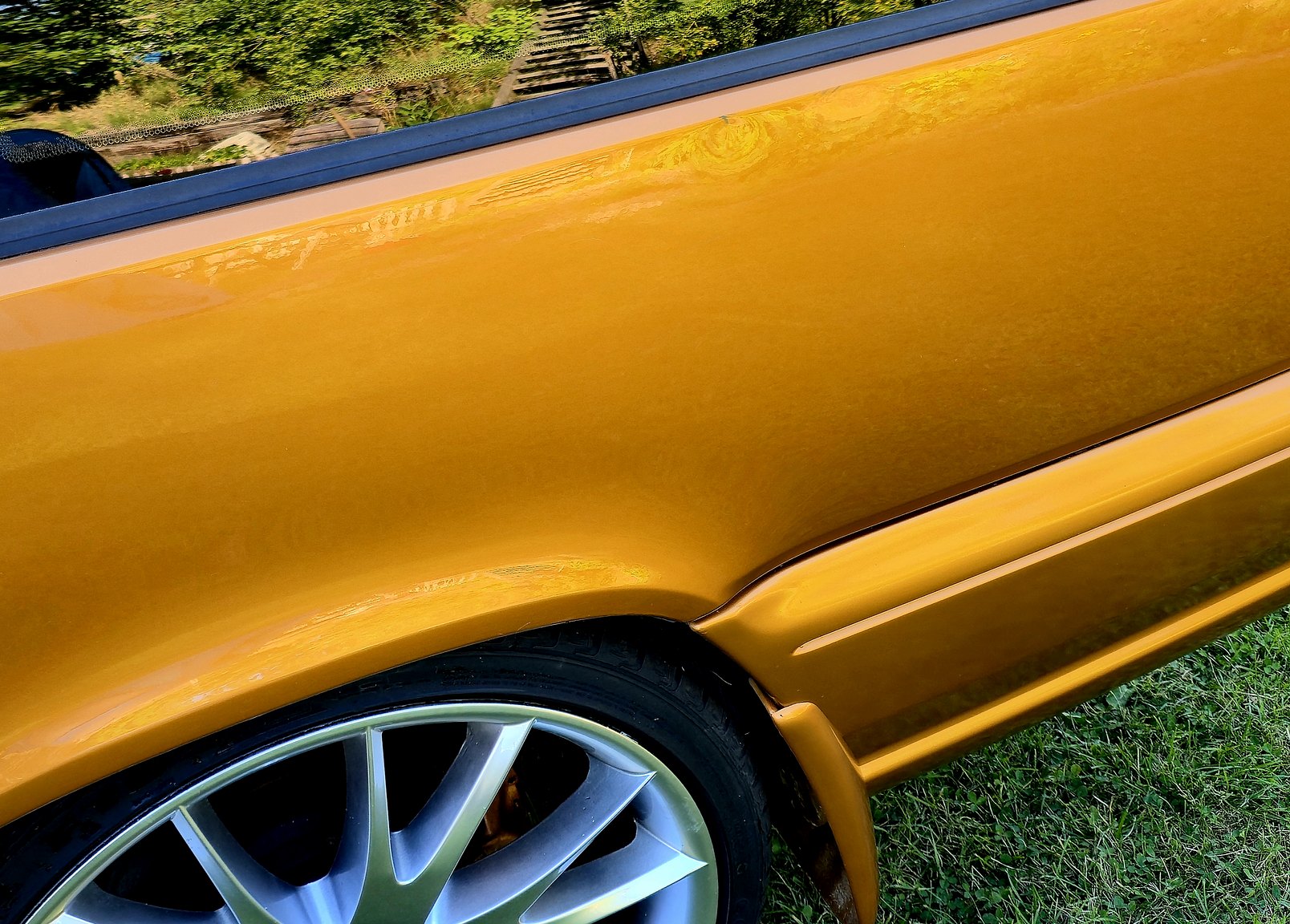 Exterior image of 1998 Volvo V70 R 2.3 T Automatisk