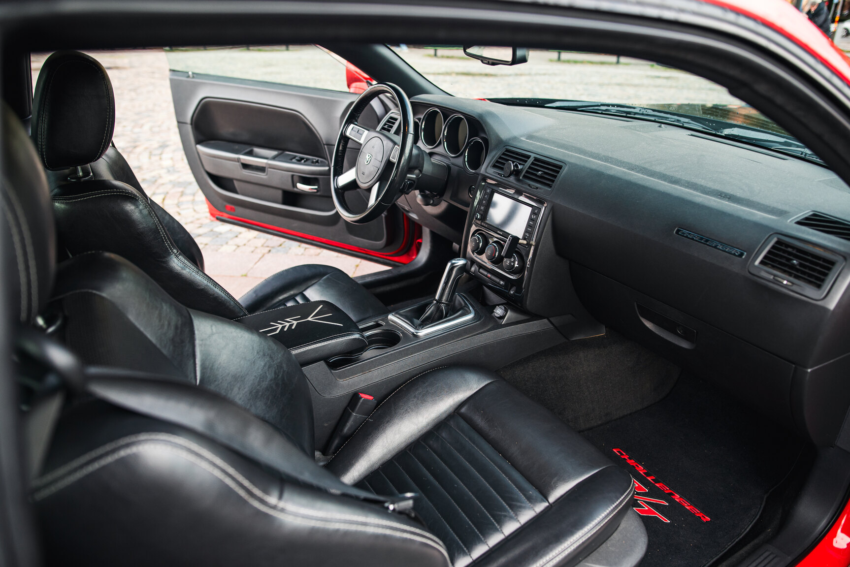 Interior image of 2010 Dodge Challenger 5.7 V8 HEMI Manuell