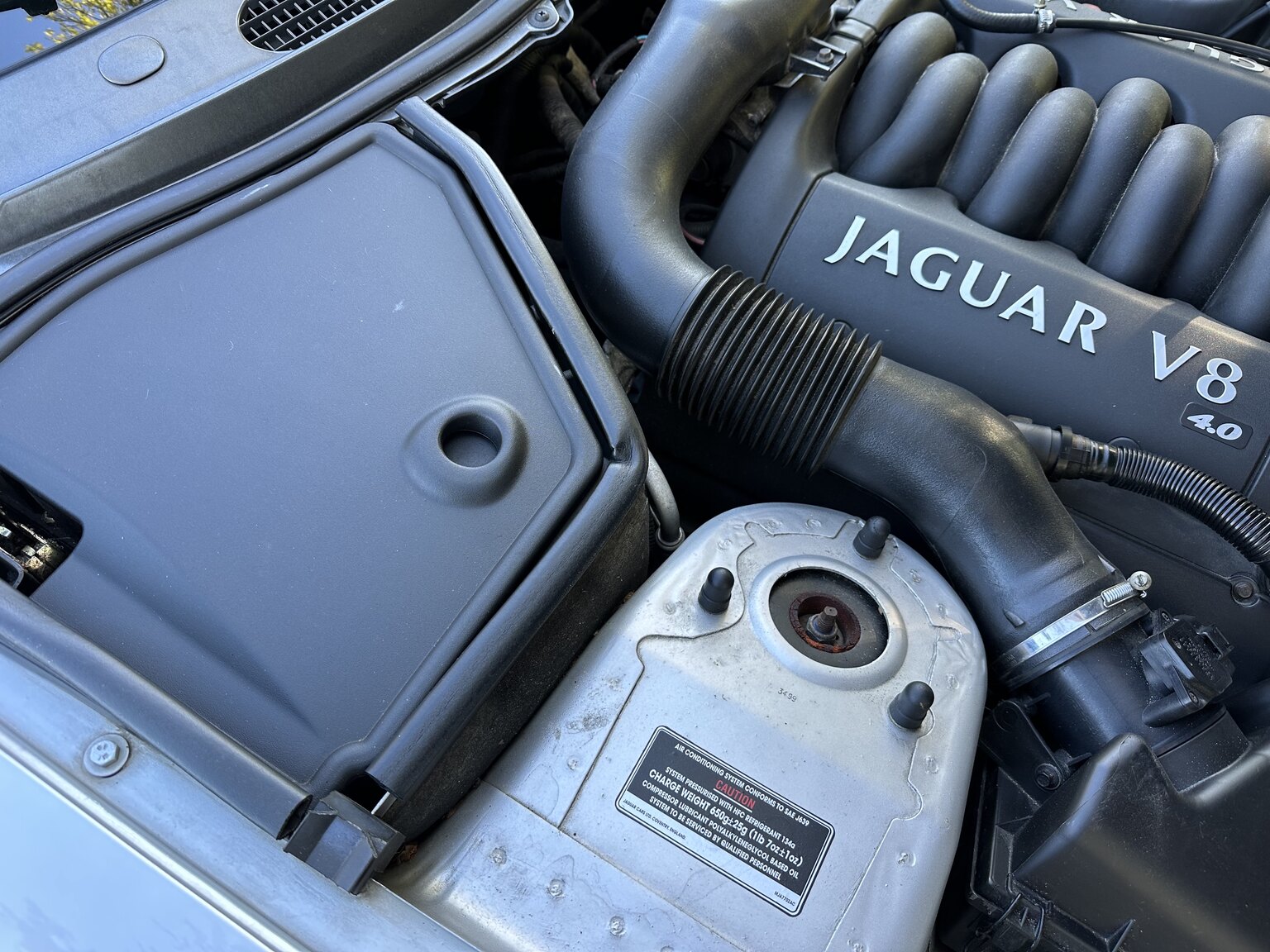 Image of 2000 Jaguar XK 8 mechanics