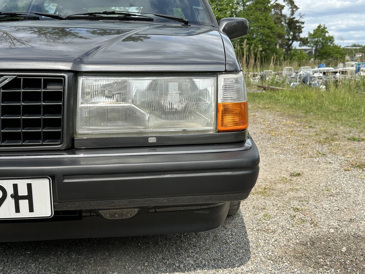 Exterior image of 1990 Volvo 740 Turbo 16s