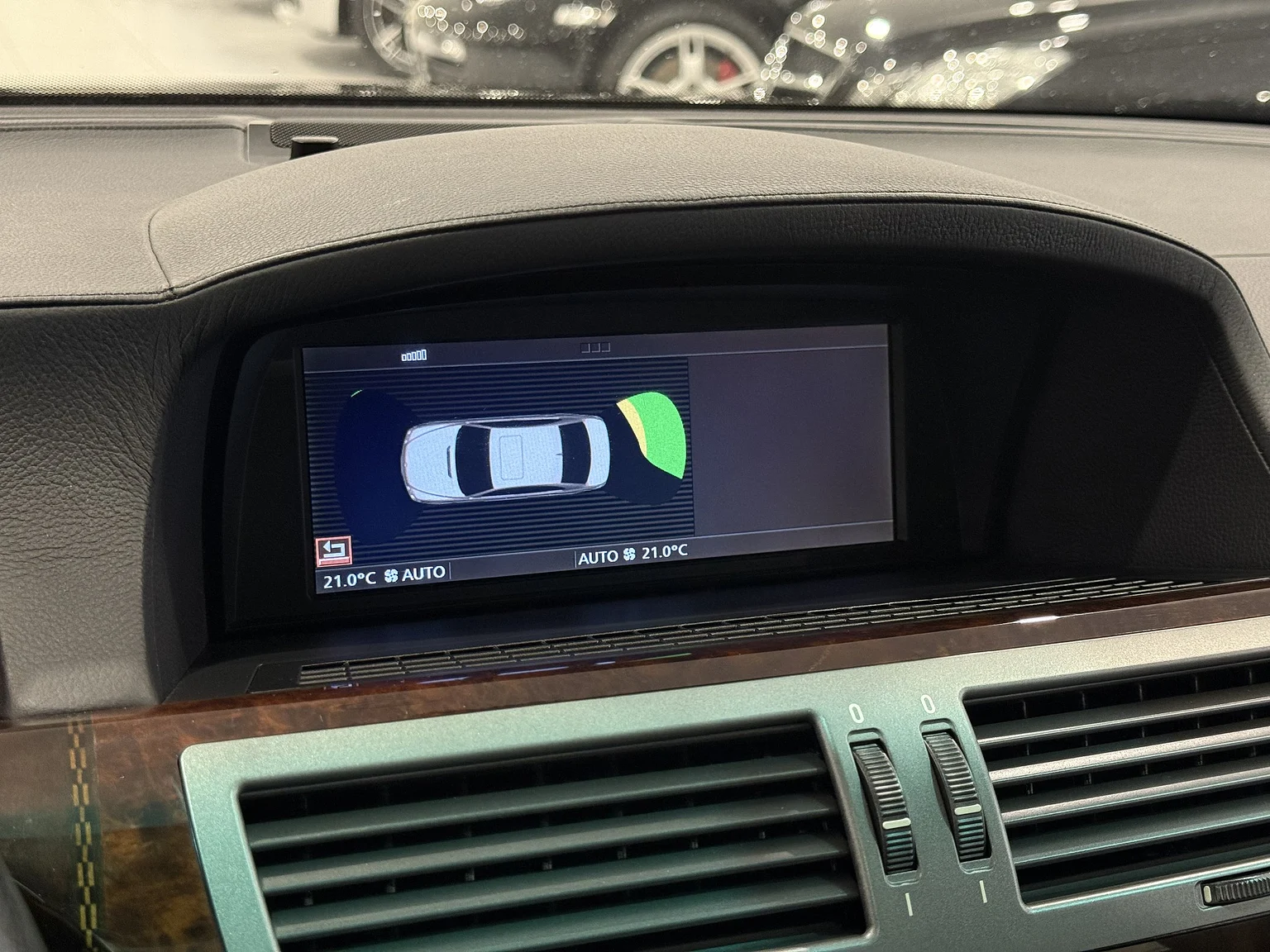 Innenraumfoto von 2003 BMW 760i (23)