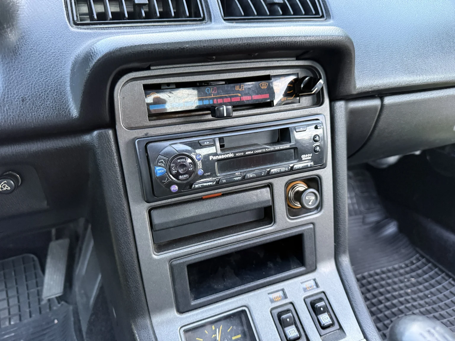 Innenraumfoto von 1983 Mazda RX-7 (22)