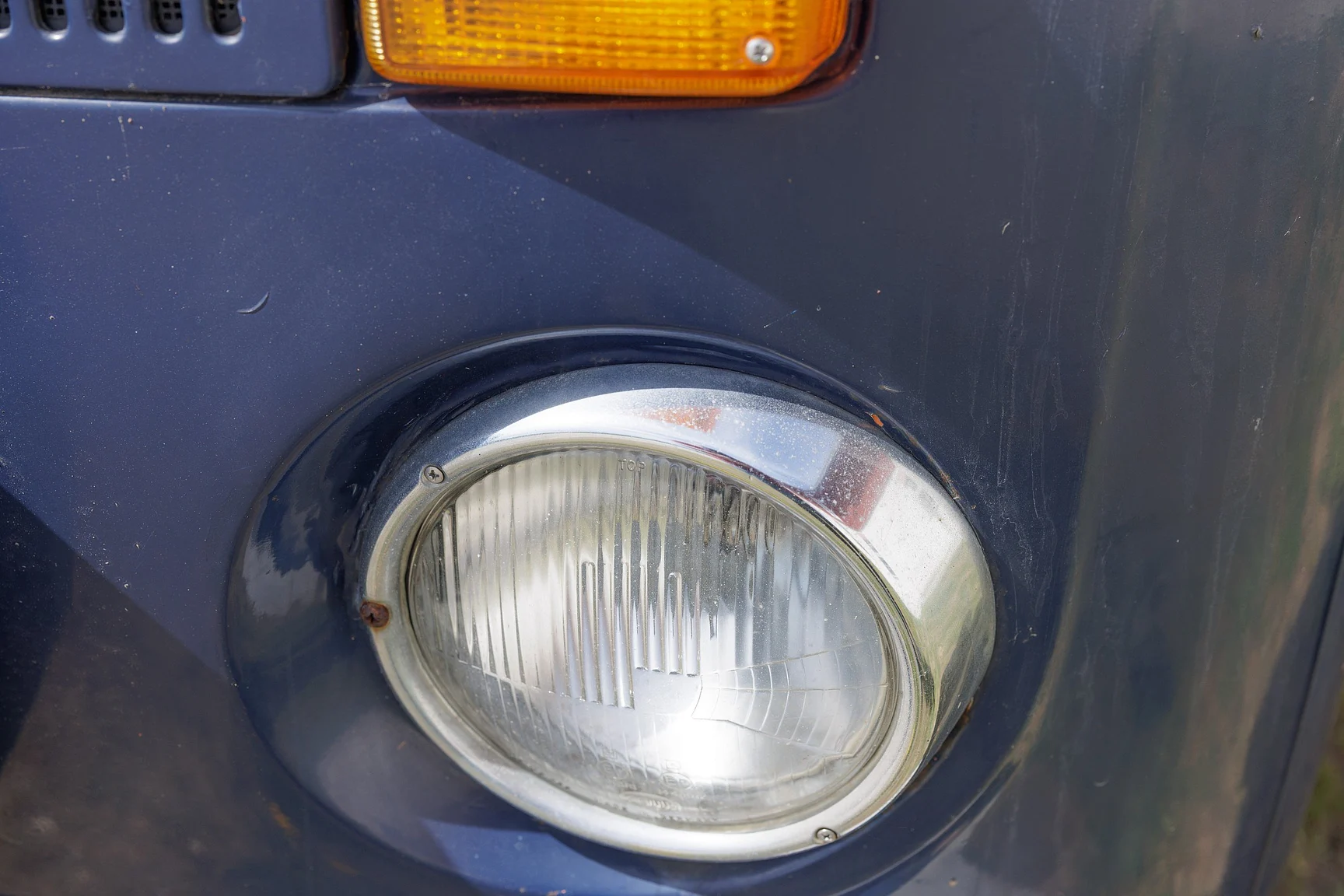 Exterior image of 1973 Volkswagen Typ 2 Transporter T2 (70)