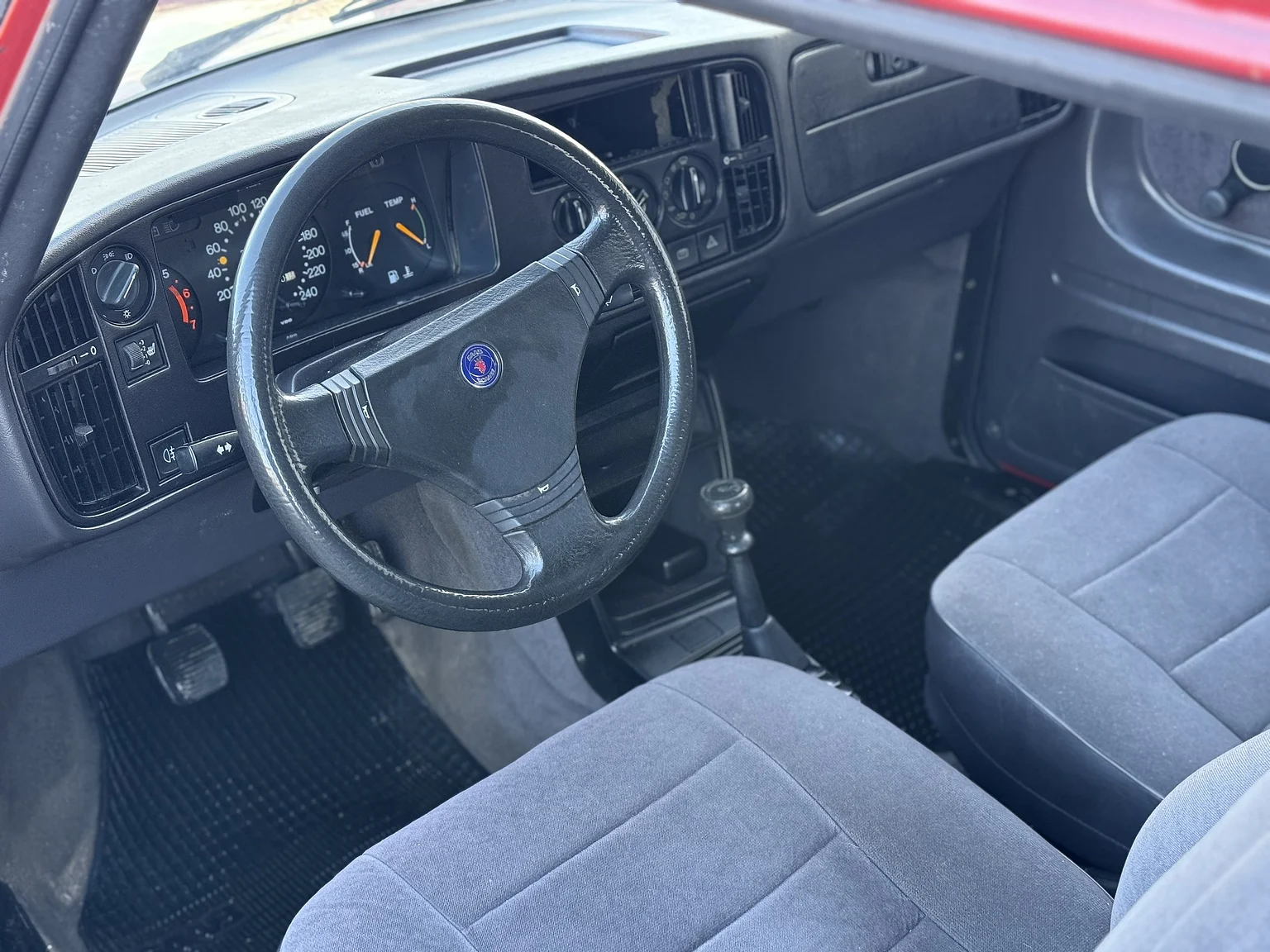 Interior image of 1991 SAAB 900S Turbo 2-door (1)