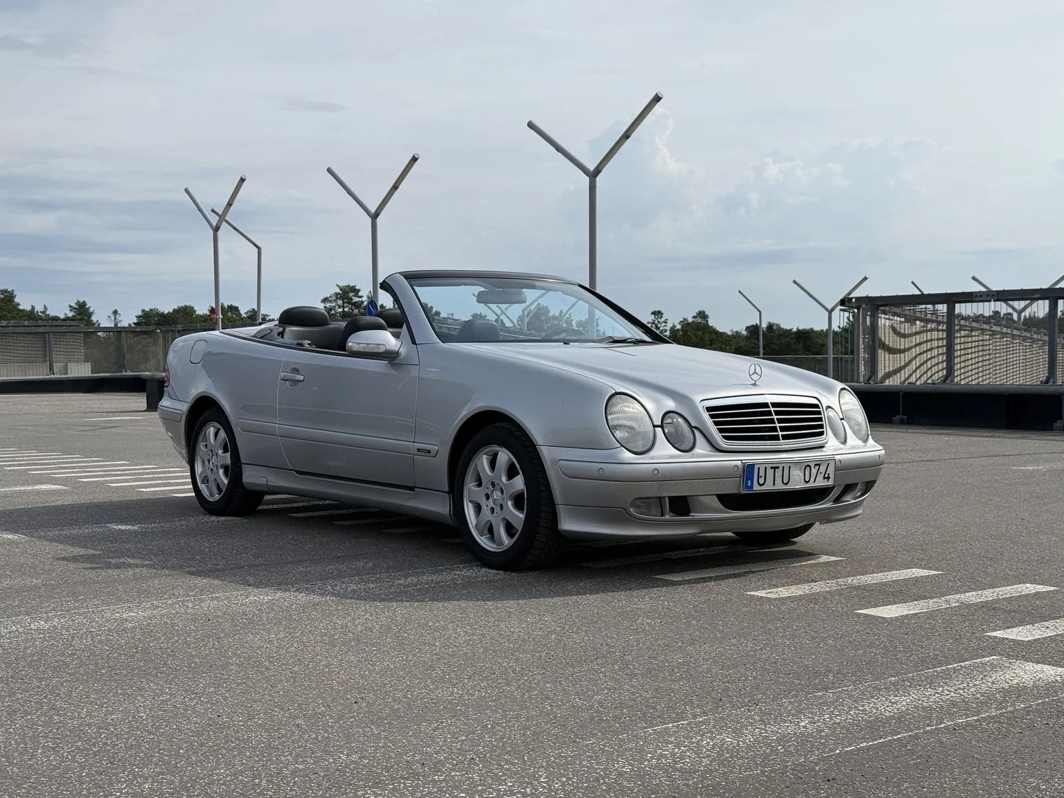 Aussenfoto 2001 MERCEDES-BENZ CLK 230 Kompressor Cabriolet (3)