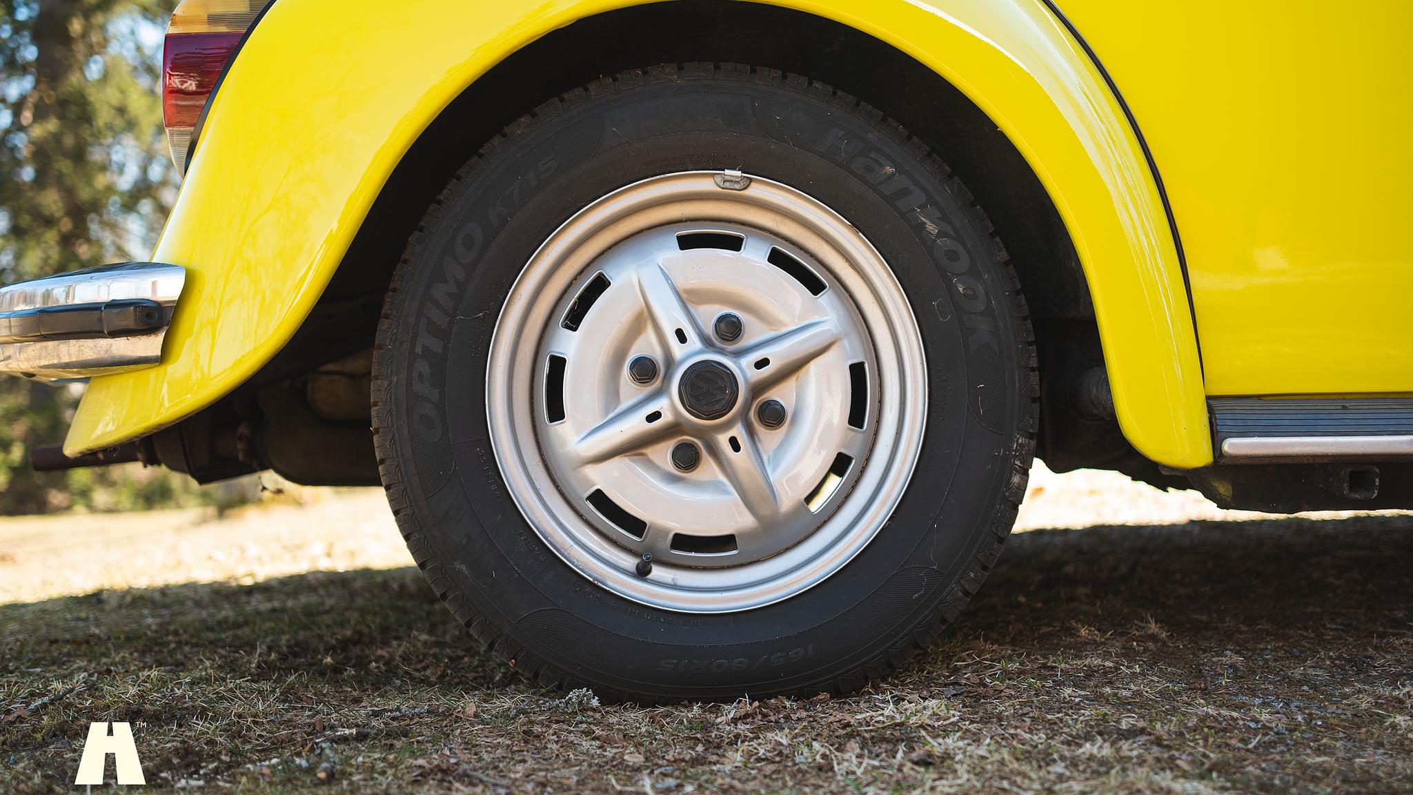 Exteriörbild på 1974 Volkswagen Bubbla 1303LS Cabriolet Svensksåld 